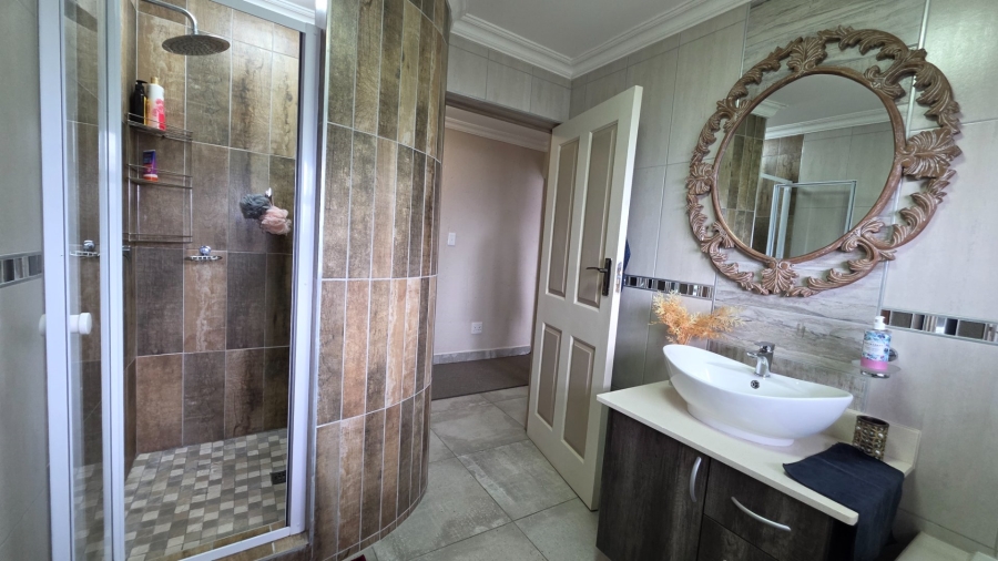 3 Bedroom Property for Sale in Dana Bay Western Cape
